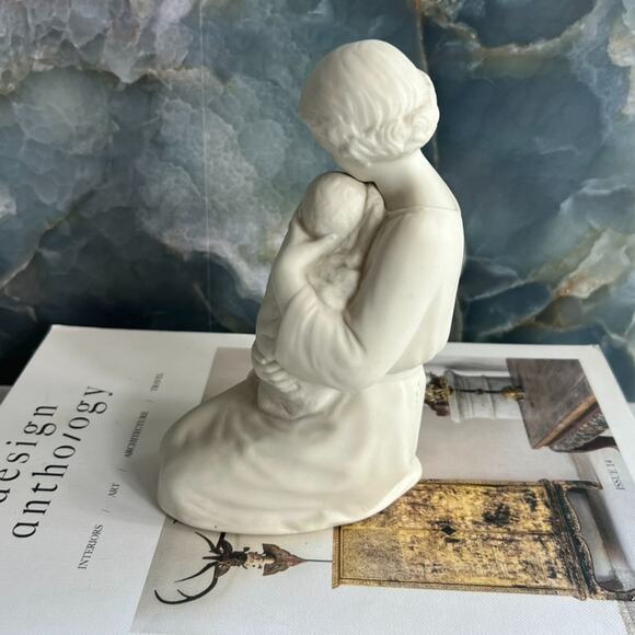 Florence P Hansen 83 Sculpture Cherished Moment Mother Baby Porcelain 7" - Picture 3 of 10
